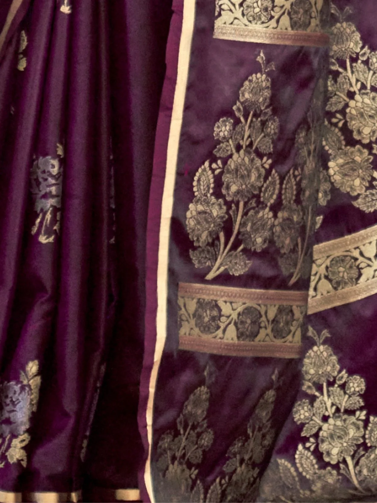 Odette Wine Silk Blend Woven Saree With Unstitched Blouse For Women - Image 3