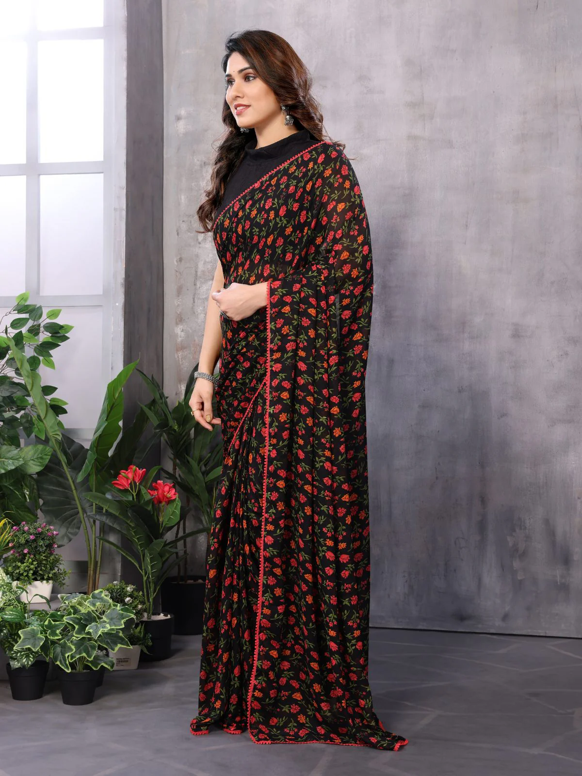 Odette Women Black And Red Georgette Printed Saree With Unstitched Blouse - Image 3
