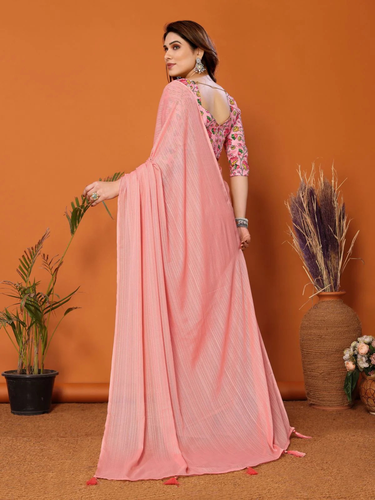 Odette Women Peach Polyester Solid Saree With Unstitched Blouse - Image 3