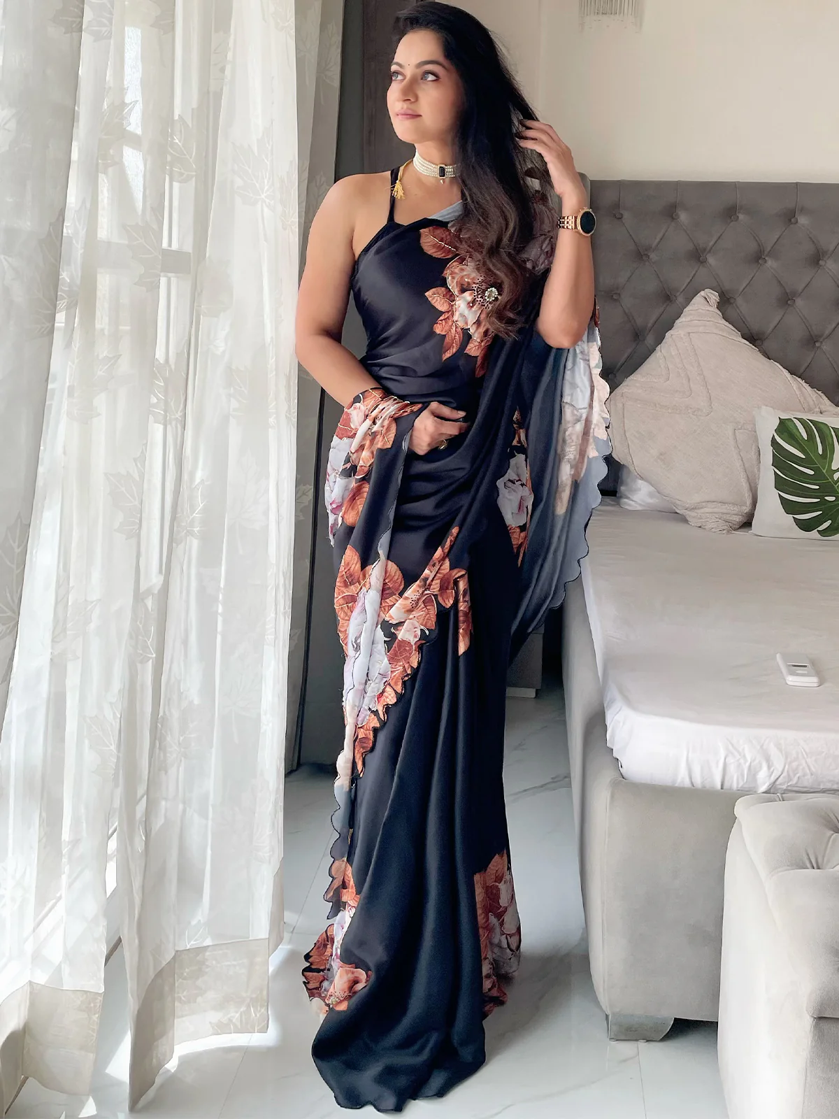 Odette Women's Black Satin Saree with unstitched Blouse - Image 2