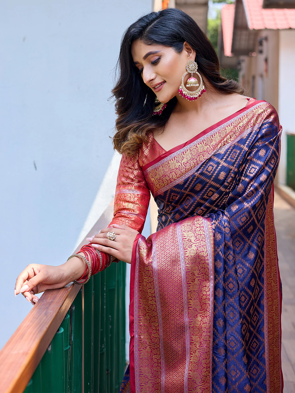 Odette Blue Silk  Saree with unstitched Blouse For Women - Image 3