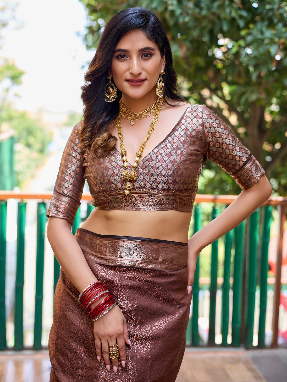 Odette Women's Brown Silk  Saree with Unstitched Blouse - Image 4