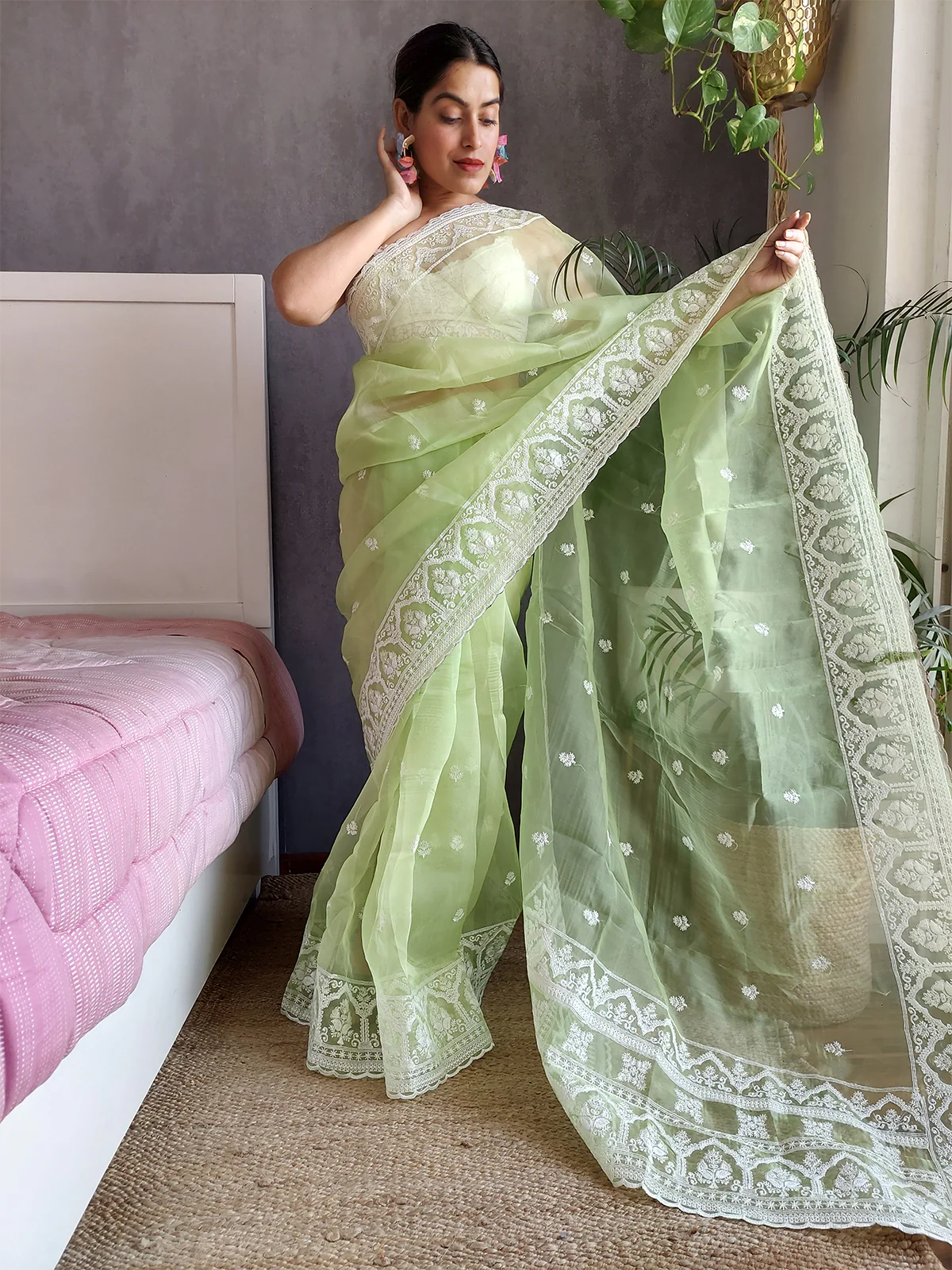 Odette Green Organza  Saree with unstitched Blouse For Women - Image 3
