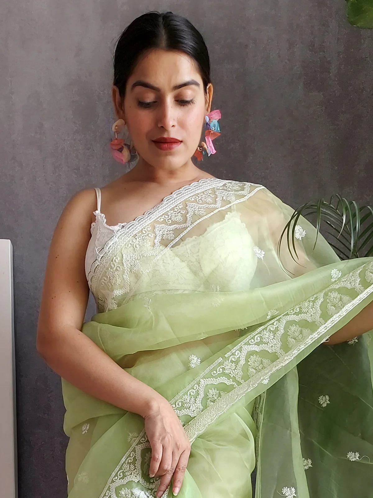 Odette Green Organza  Saree with unstitched Blouse For Women - Image 5