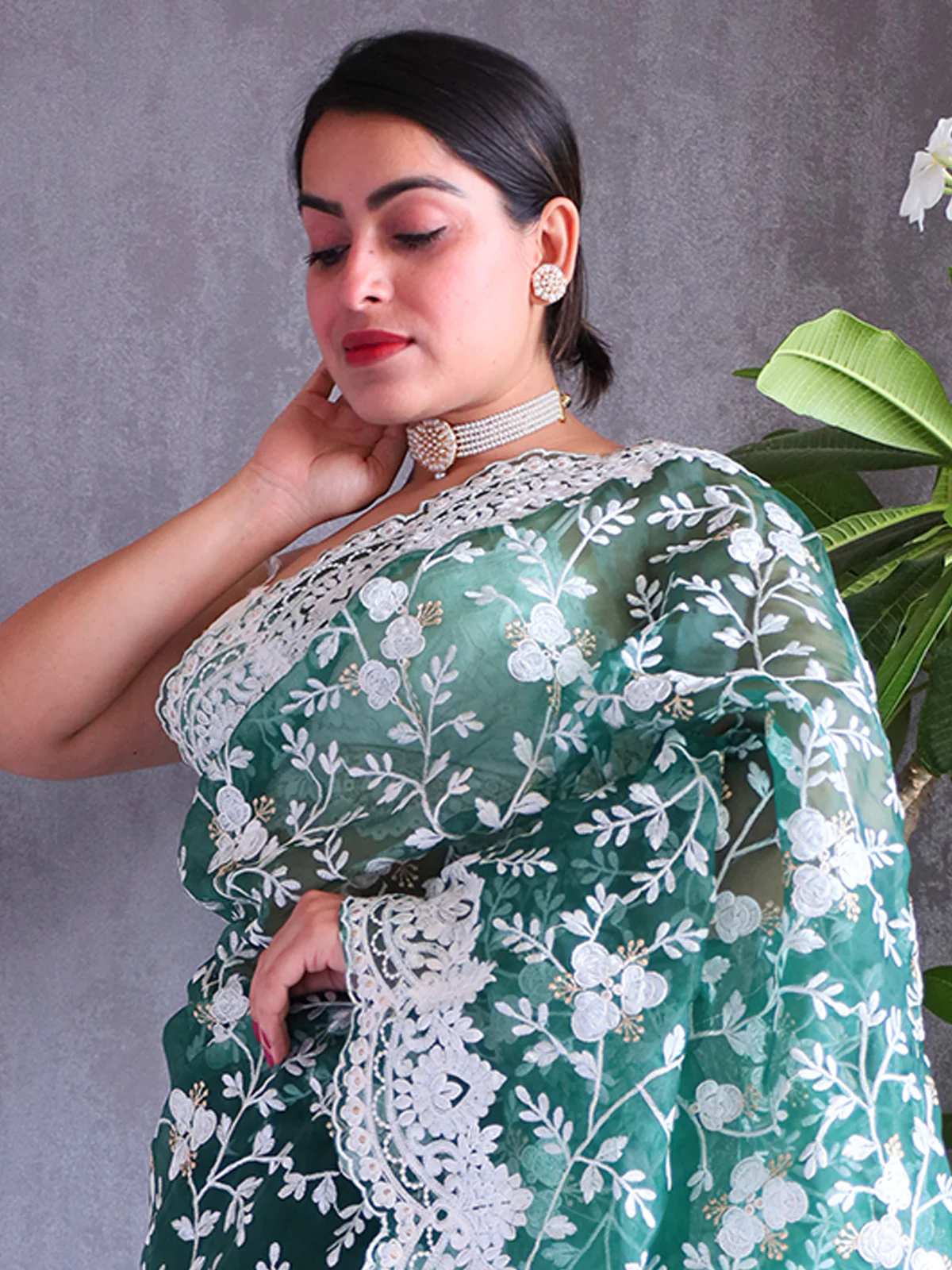 Odette Green Organza  Saree with unstitched Blouse For Women - Image 6