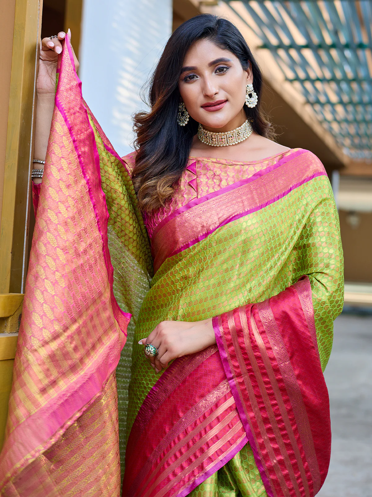 Odette Green Silk  Saree with unstitched Blouse For Women - Image 3
