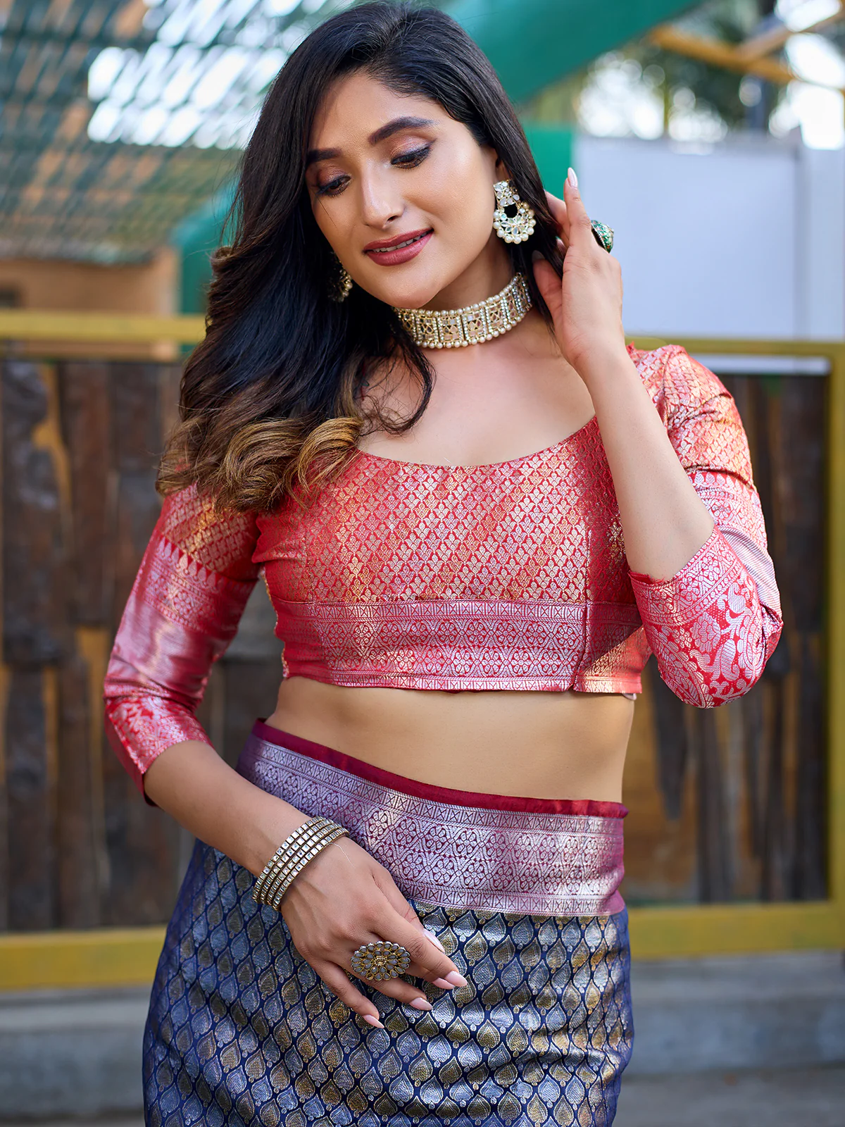 Odette Grey Banarasi Silk  Saree with unstitched Blouse For Women - Image 4