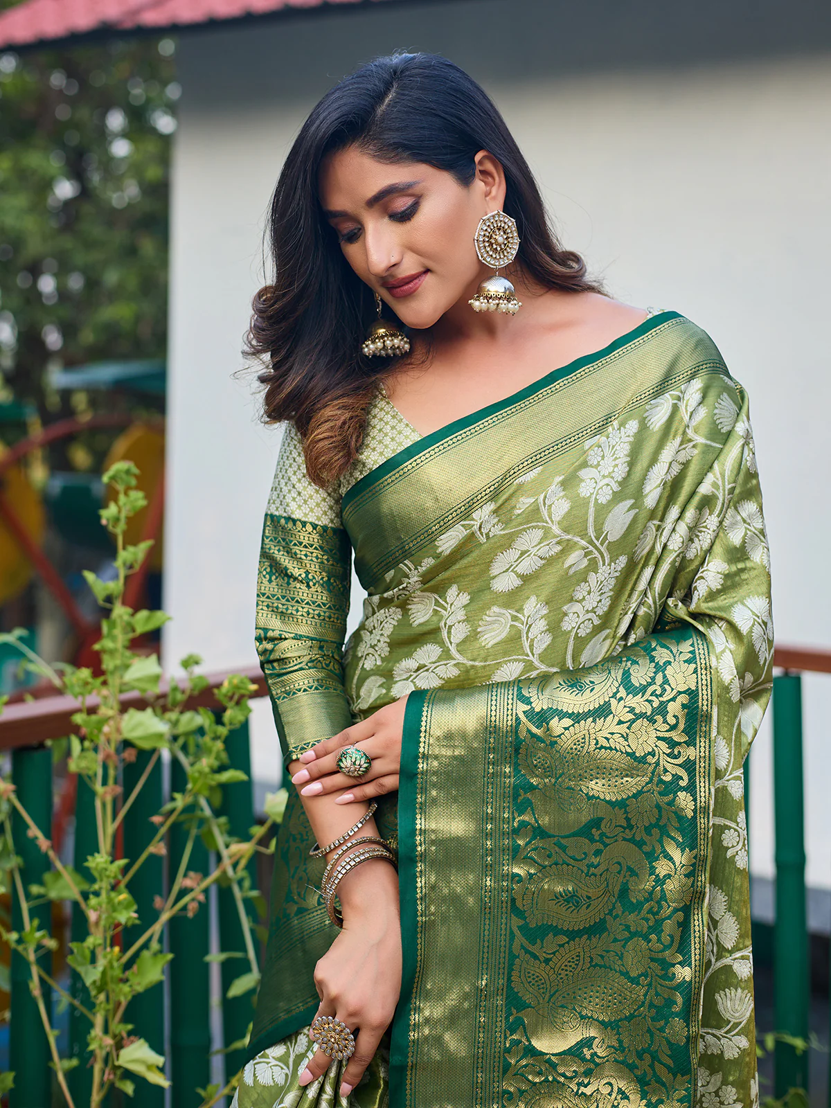 Odette Women's Olive Banarasi Silk  Saree with unstitched Blouse - Image 3