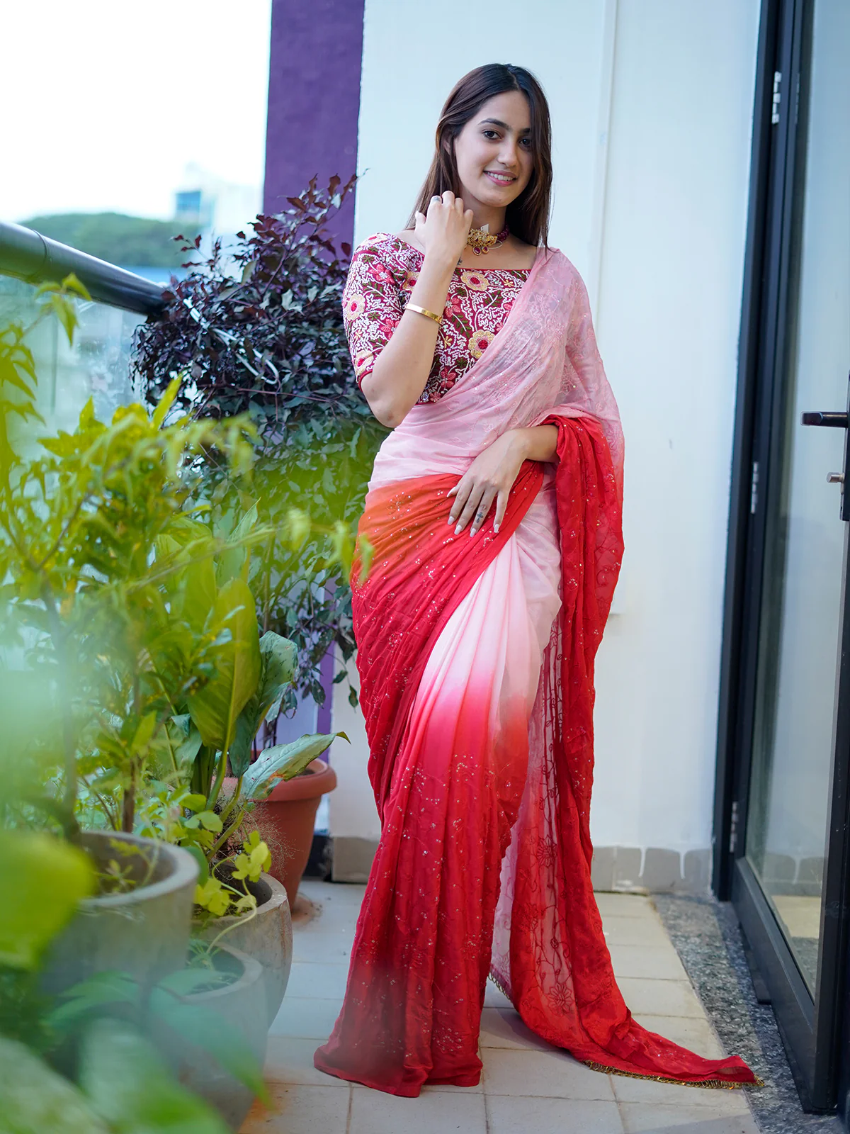 Odette Women's Pink Chinon  Saree with stitched Blouse - Image 4