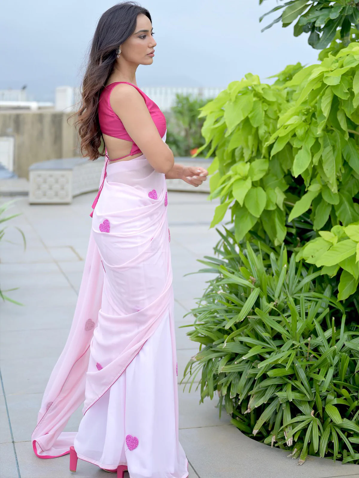 Odette Women's Pink Georgette Silk Saree with unstitched Blouse - Image 3
