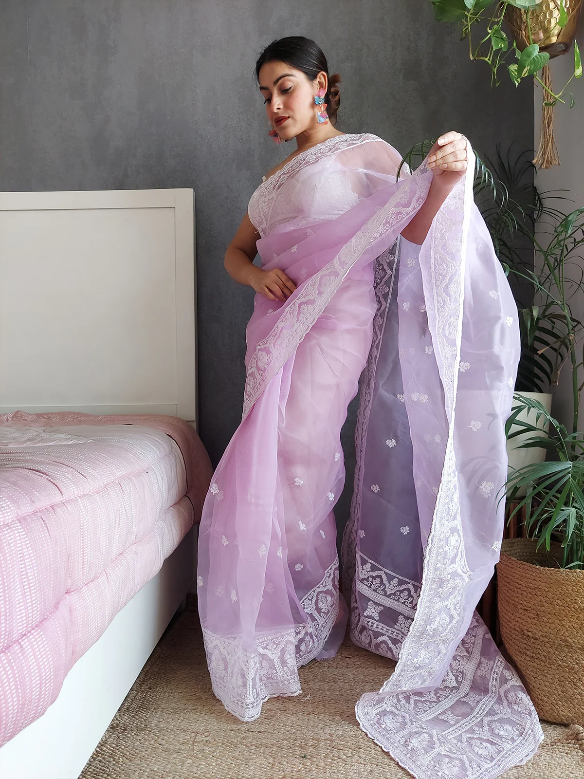 Odette Pink Organza  Saree with unstitched Blouse For Women - Image 3