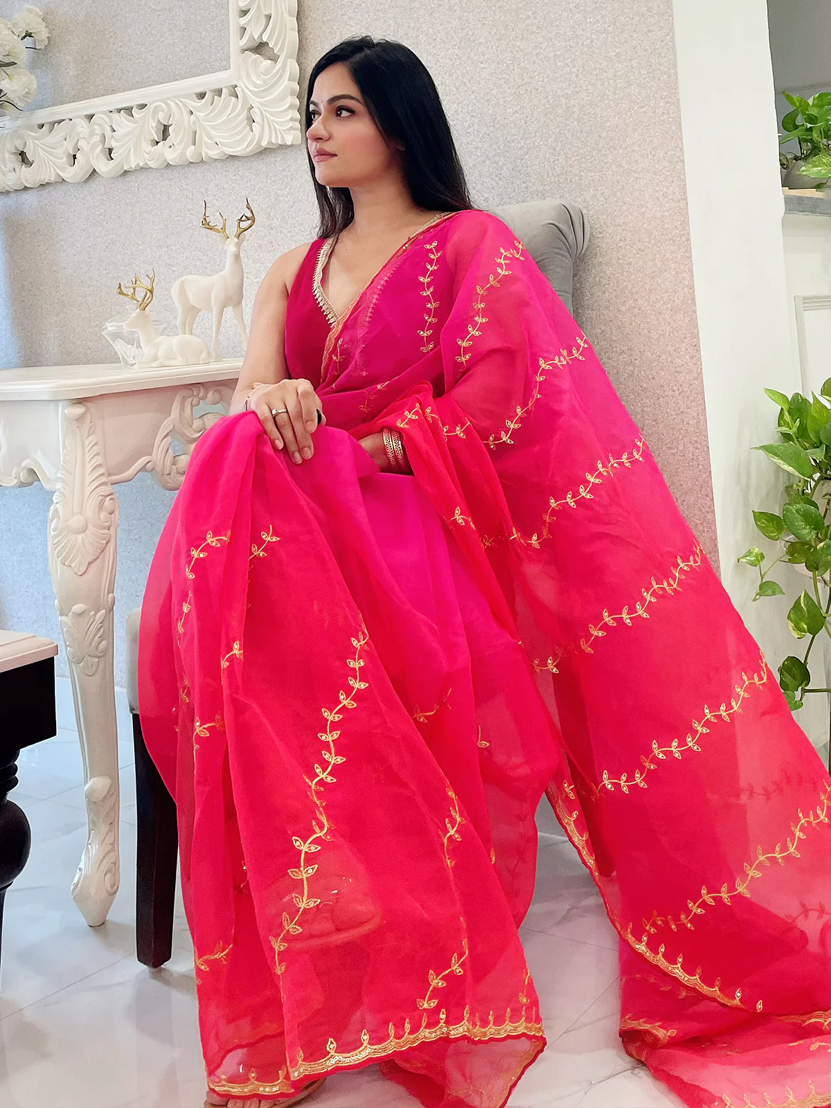 Odette Red and Pink Organza  Saree with unstitched Blouse For Women - Image 4