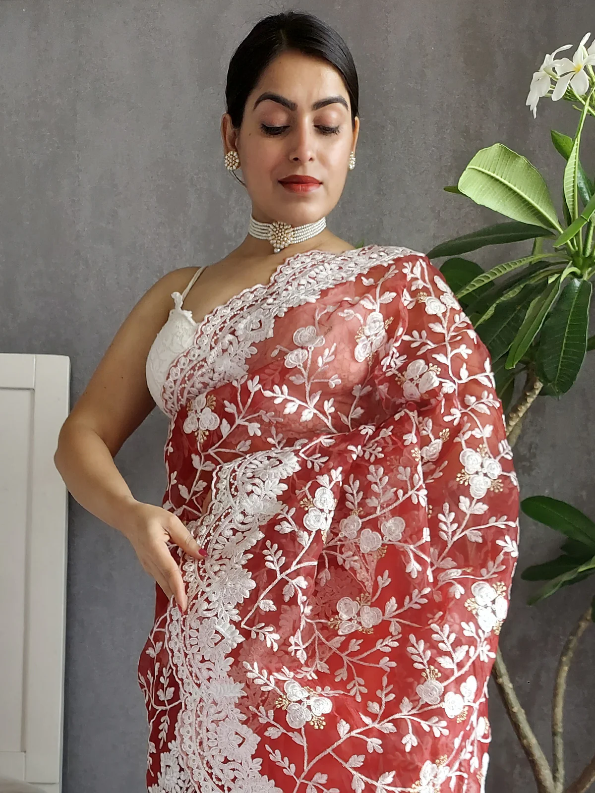 Odette Red Organza  Saree with unstitched Blouse For Women - Image 6