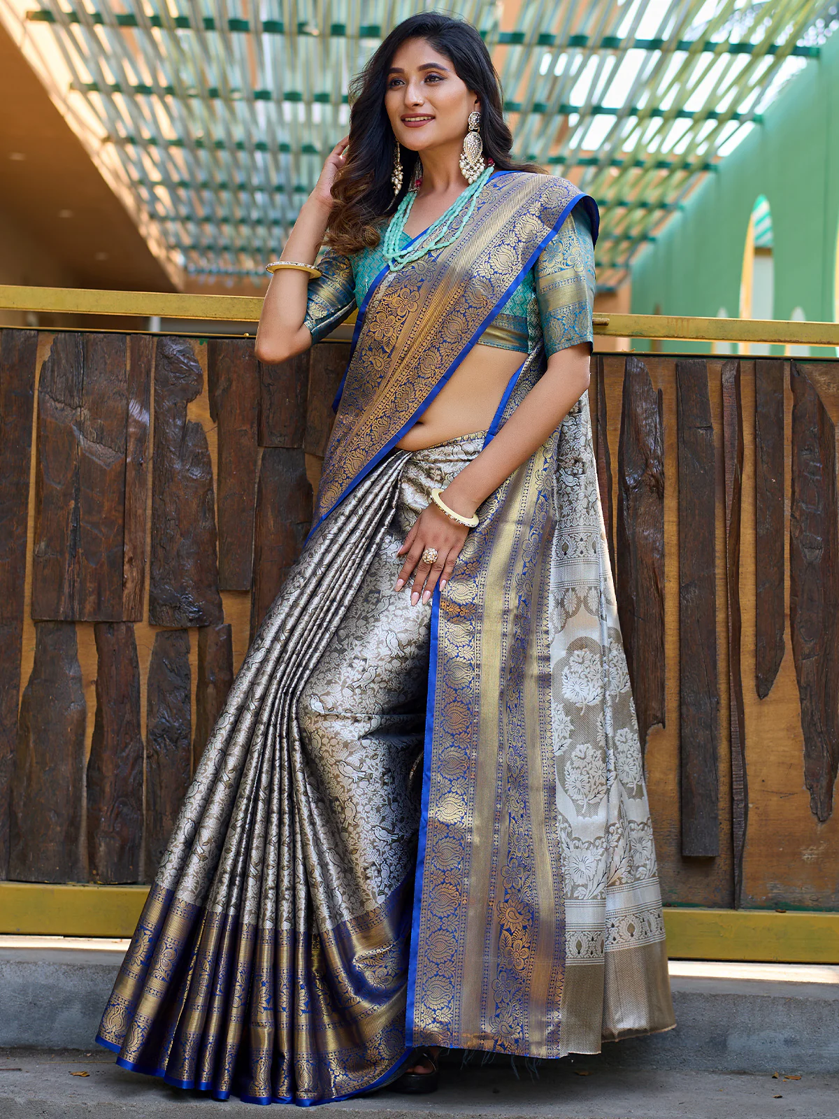 Odette Grey Silk Saree with unstitched Blouse For Women - Image 2