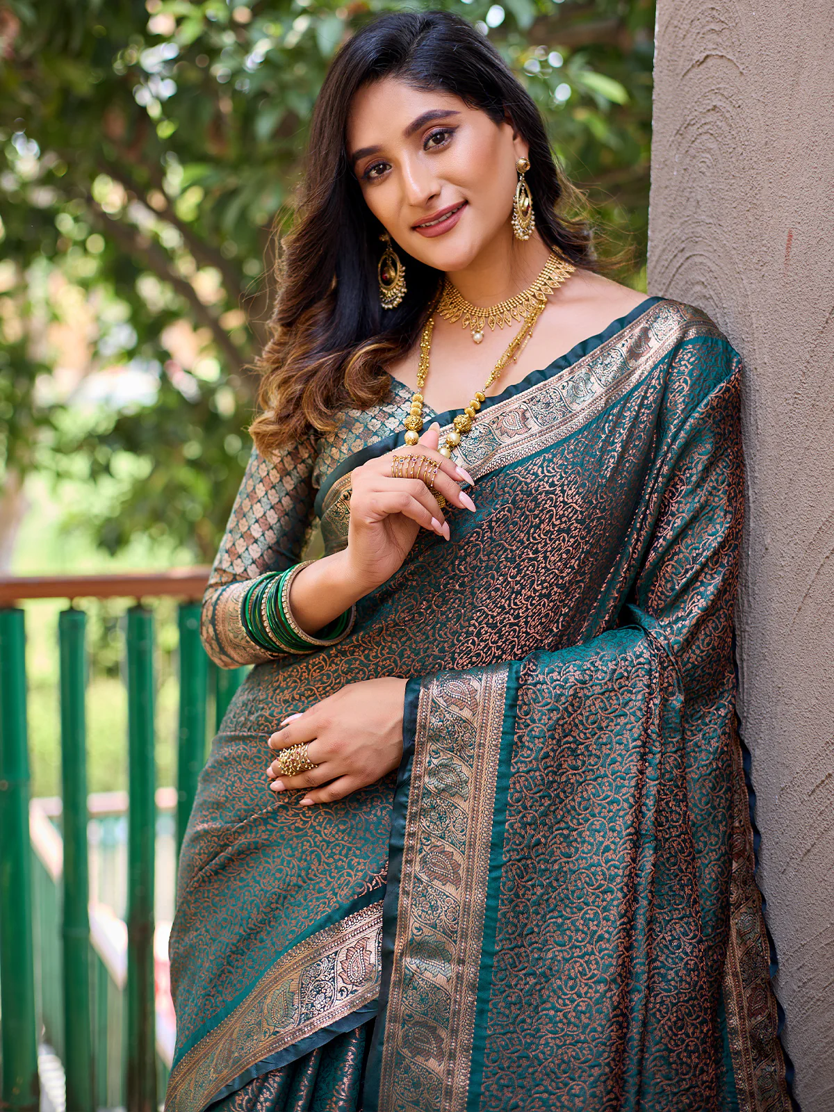 Odette Women's Teal Silk  Saree with unstitched Blouse - Image 3