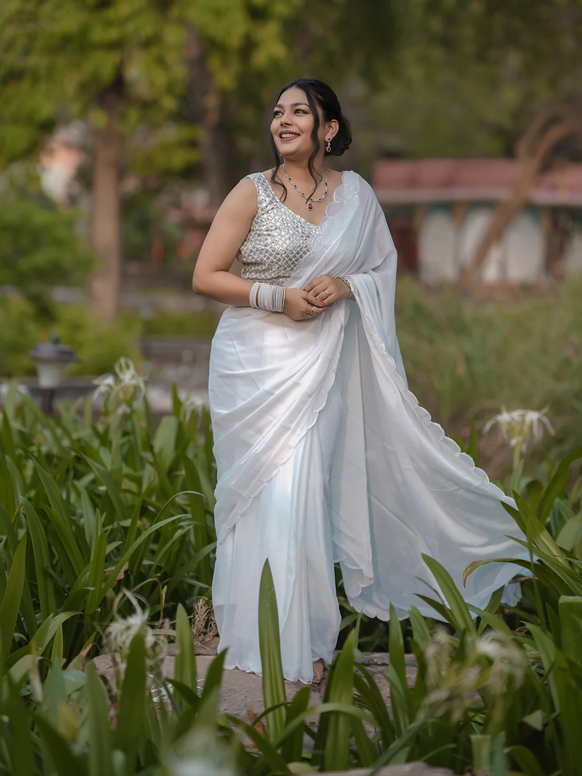 Odette Women's White Silk Saree with unstitched Blouse - Image 2