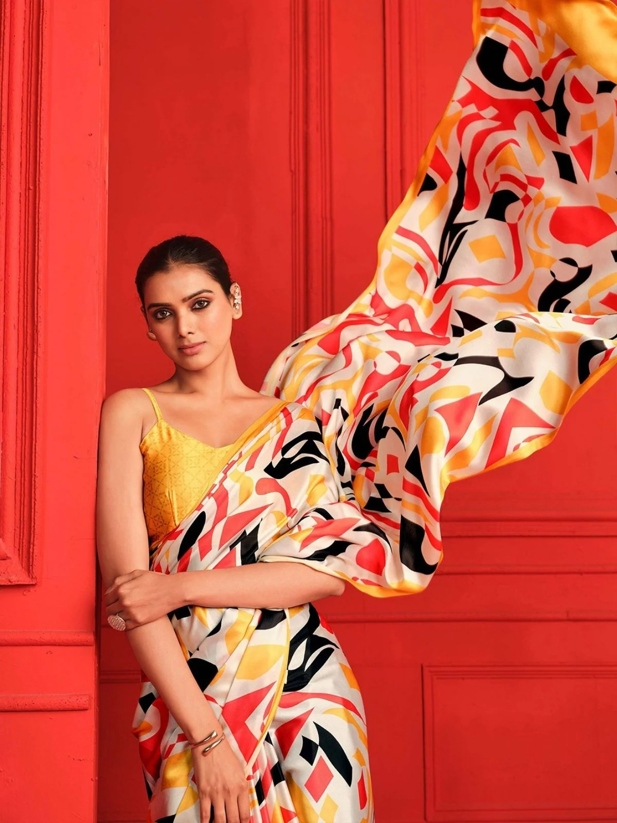 Odette Yellow And Multicolor Satin Printed Saree With Unstitched Blouse For Women - Image 4