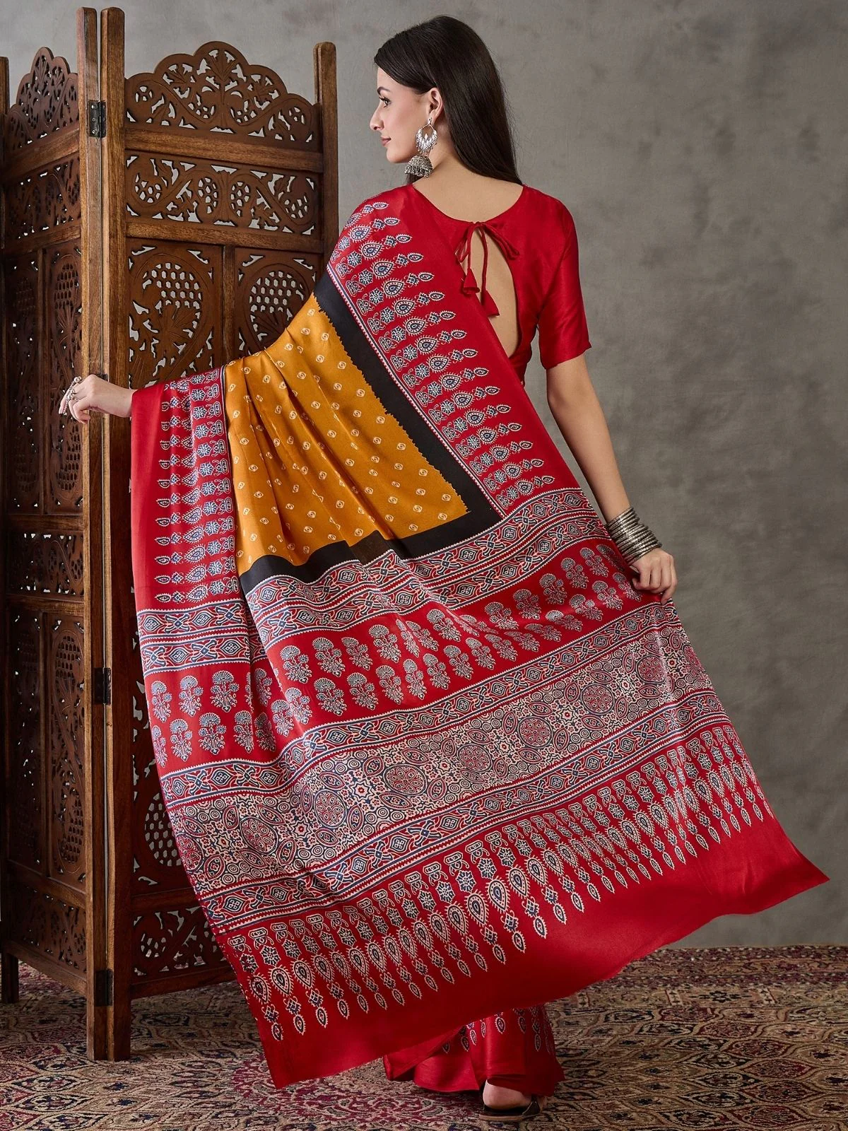 Odette Yellow And Red Silk Blend Printed Elegant Saree For Women - Image 2