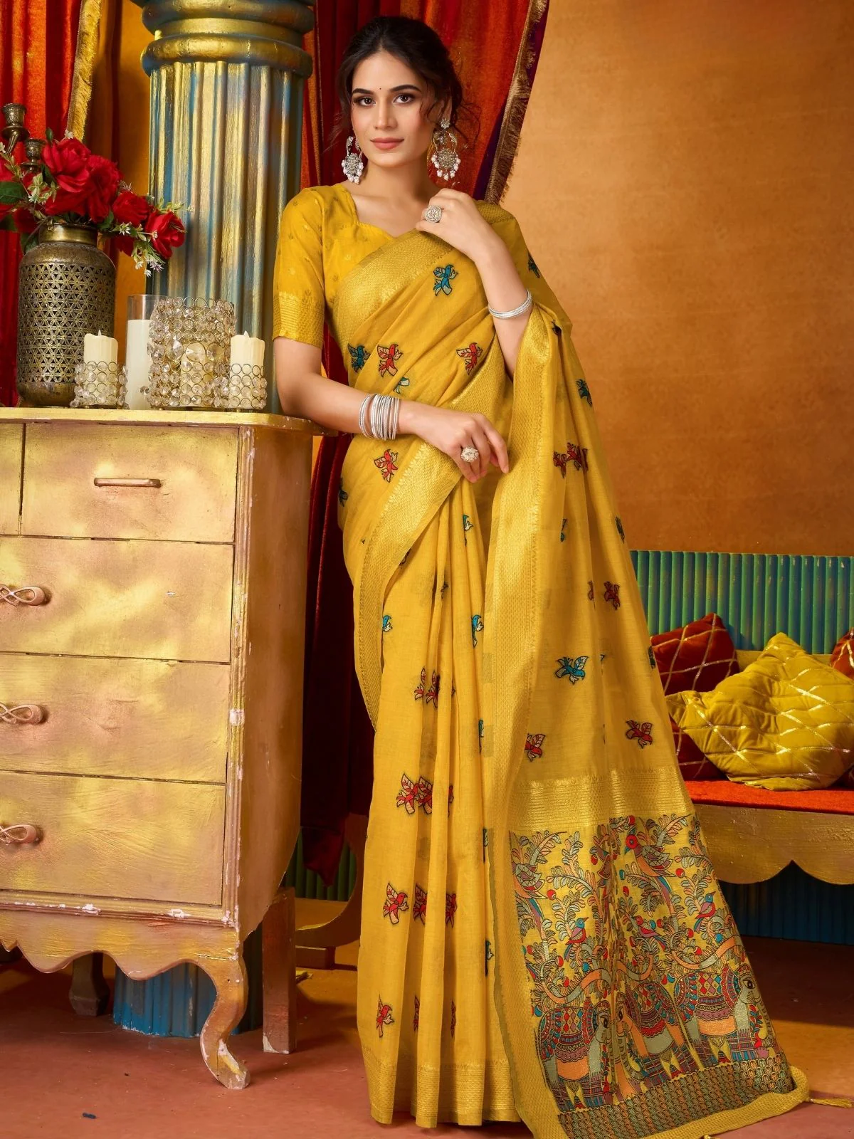 Odette Yellow Cotton Blend Printed Saree For Women - Image 3