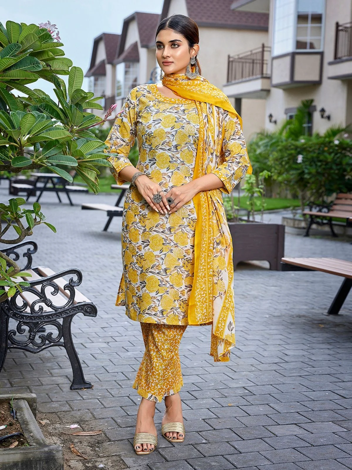 Odette Yellow Cotton Blend Printed Stiched Kurta Set For Women - Image 6