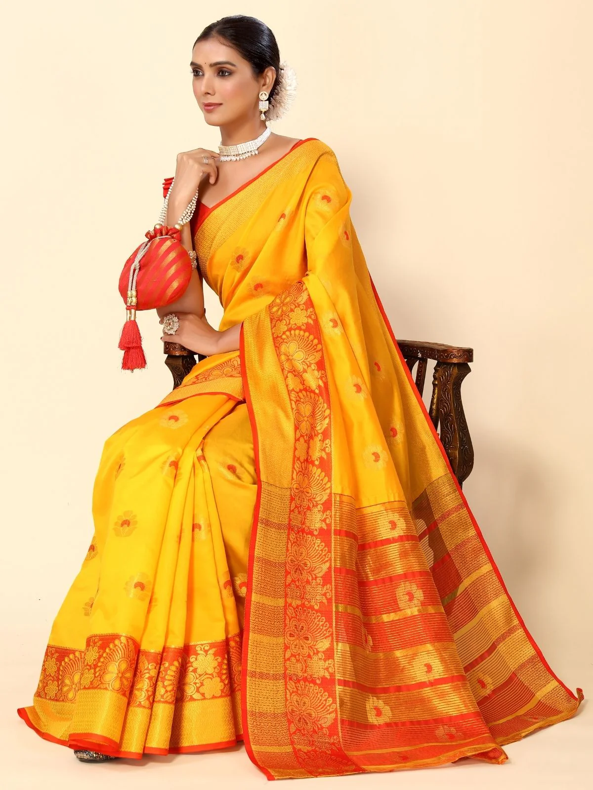 Odette Yellow Cotton Blend Woven Design Saree With Unstitched Blouse For Women - Image 4