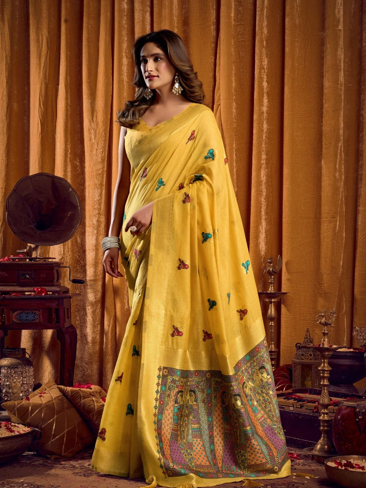 Odette Yellow Cotton Blend Woven Saree For Women - Image 2
