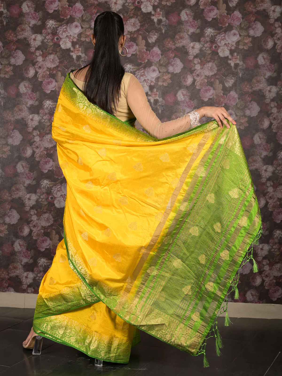 Odette Yellow Cotton Blend Woven Saree with Unstitched Blouse for Women - Image 4