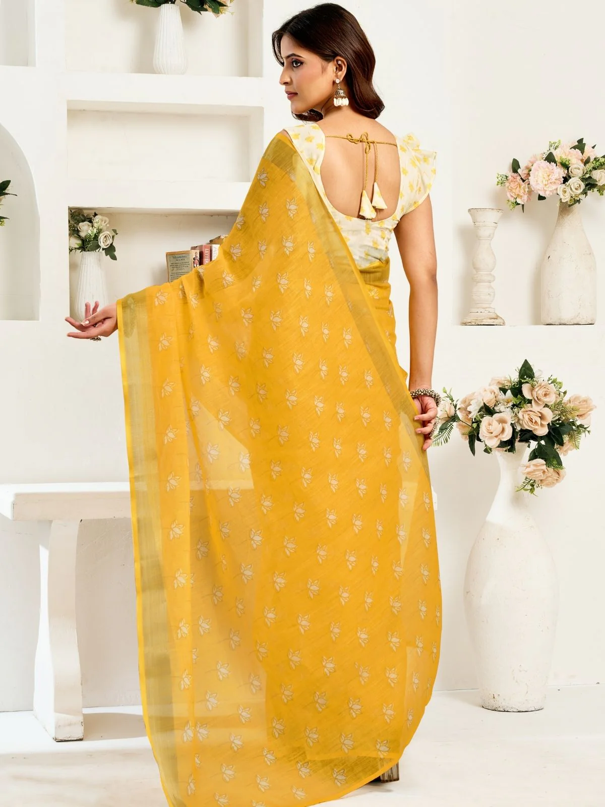 Odette Yellow Cotton Linen Zari Work Saree For Women - Image 4