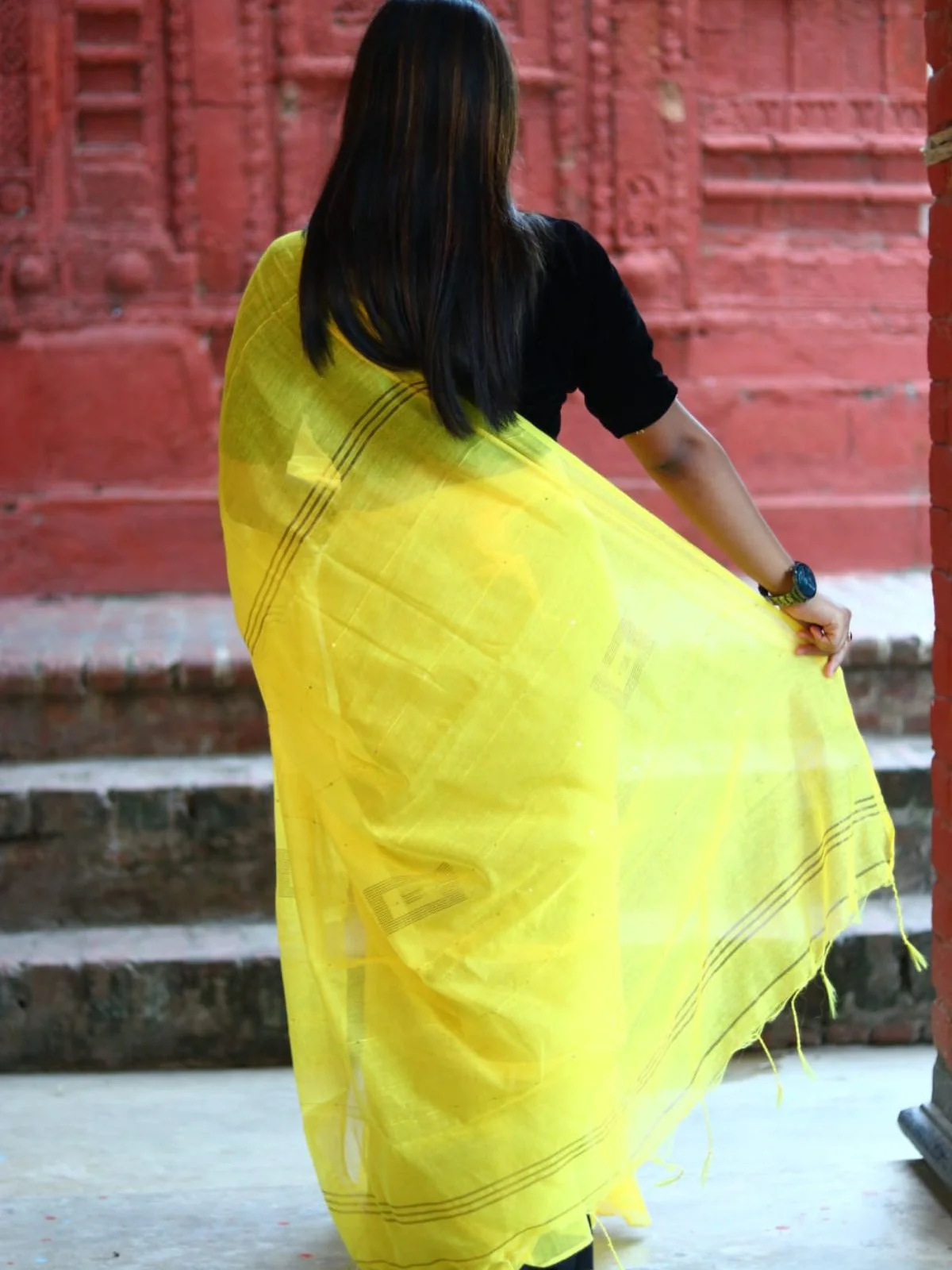 Odette Yellow Cotton  Saree  With Unstitched Blouse for Women - Image 4