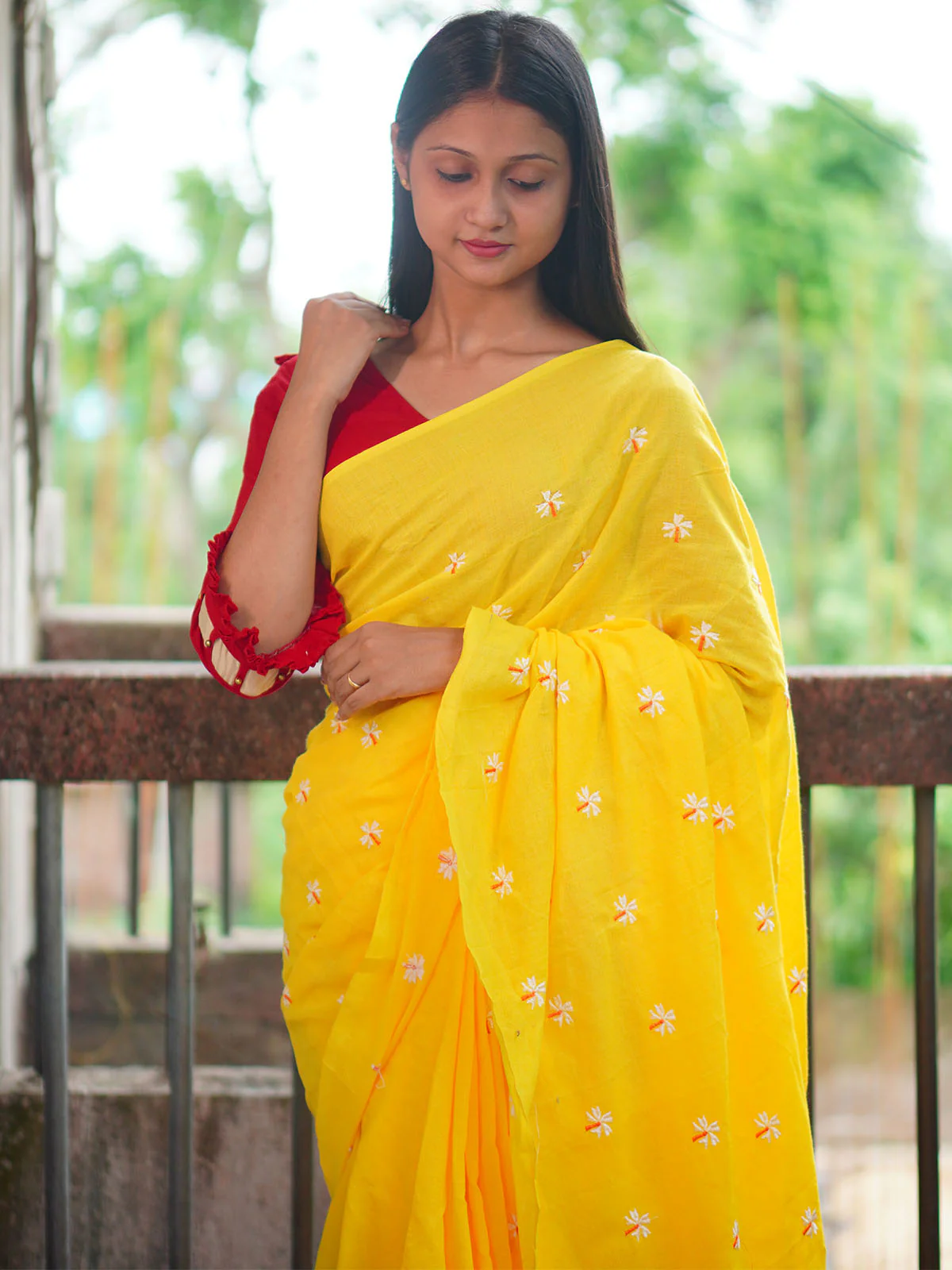 Odette Yellow Embroidered Cotton Saree With Unstitched Blouse For Women - Image 2