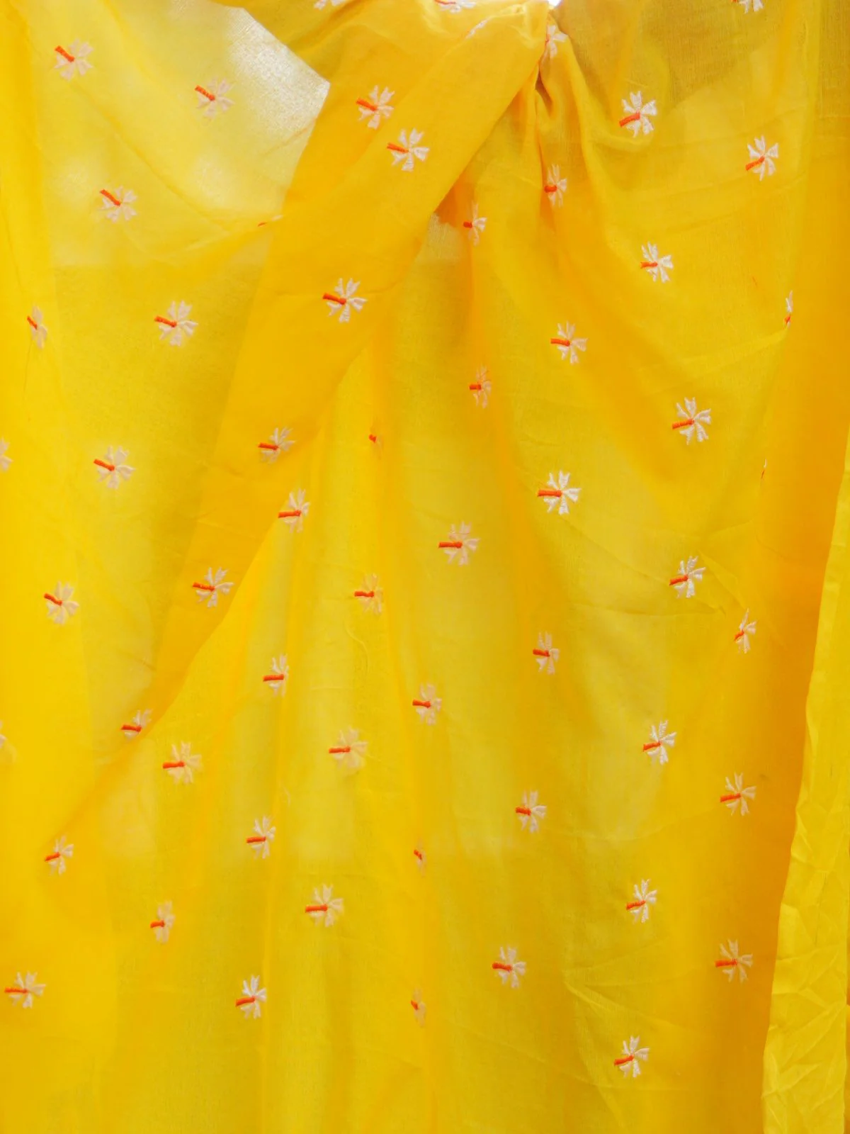 Odette Yellow Embroidered Cotton Saree With Unstitched Blouse For Women - Image 5