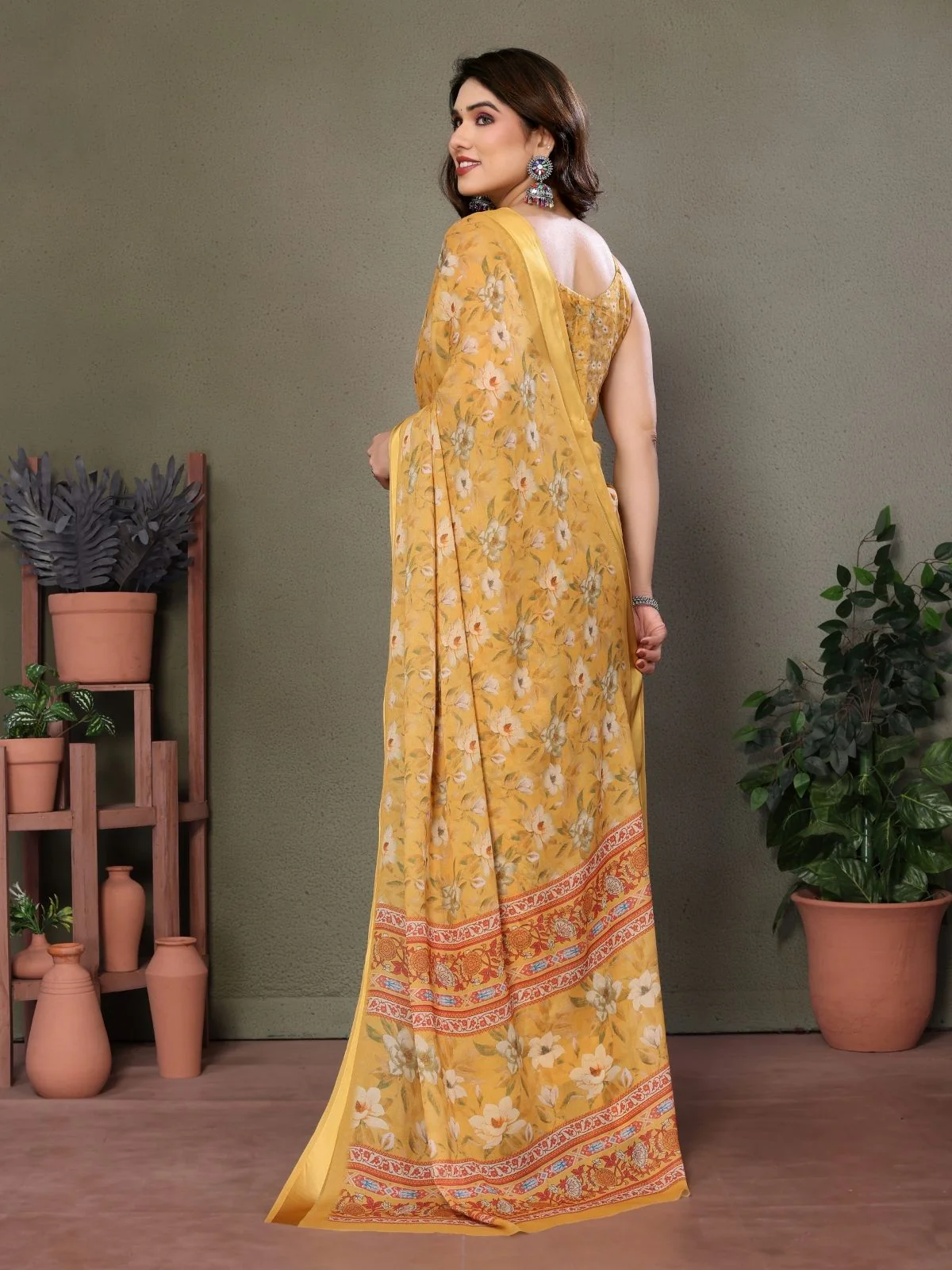 Odette Yellow Georgette Plain Saree For Women - Image 3