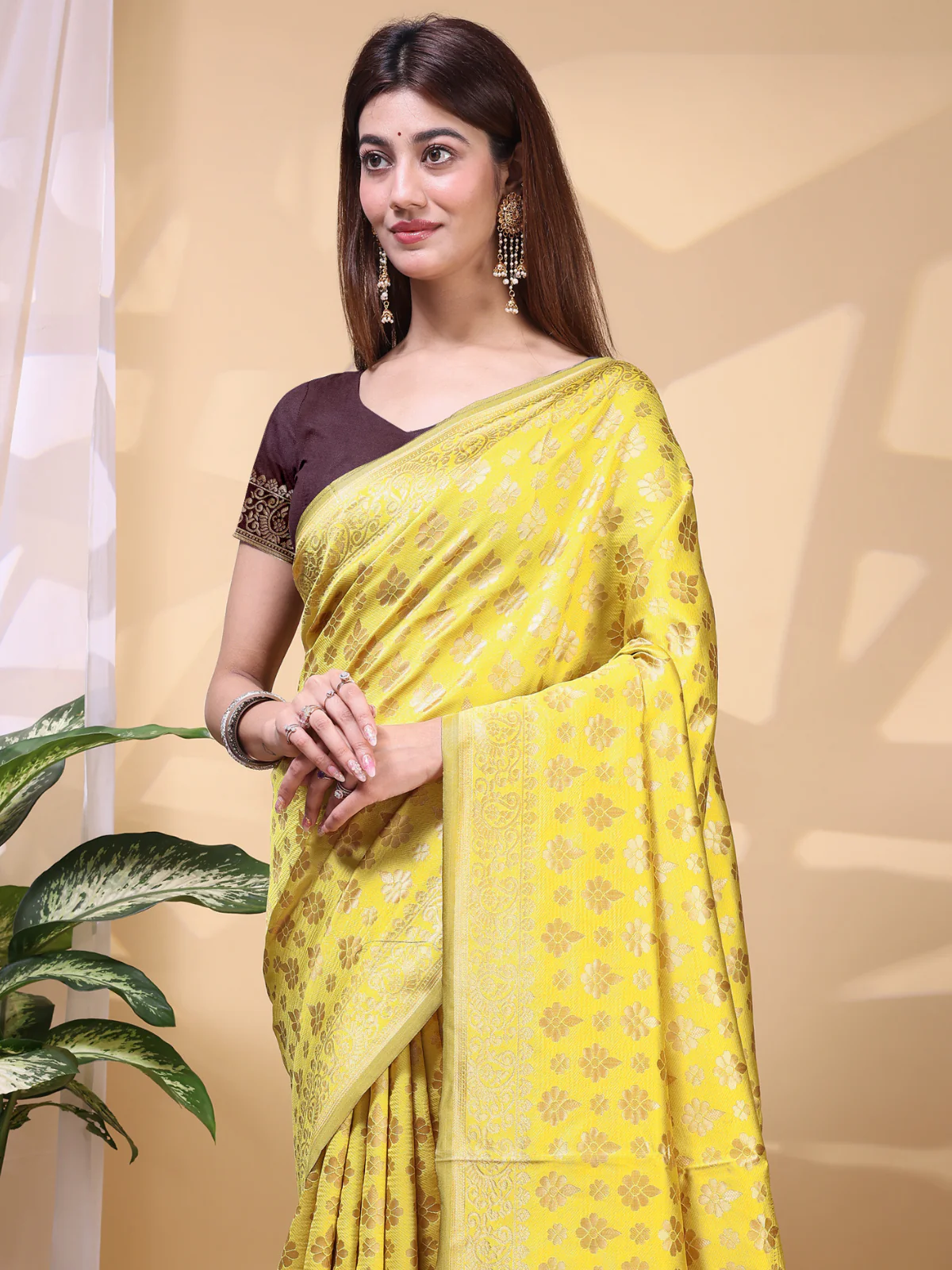 Odette Yellow Silk Blend Woven Saree For Women - Image 4