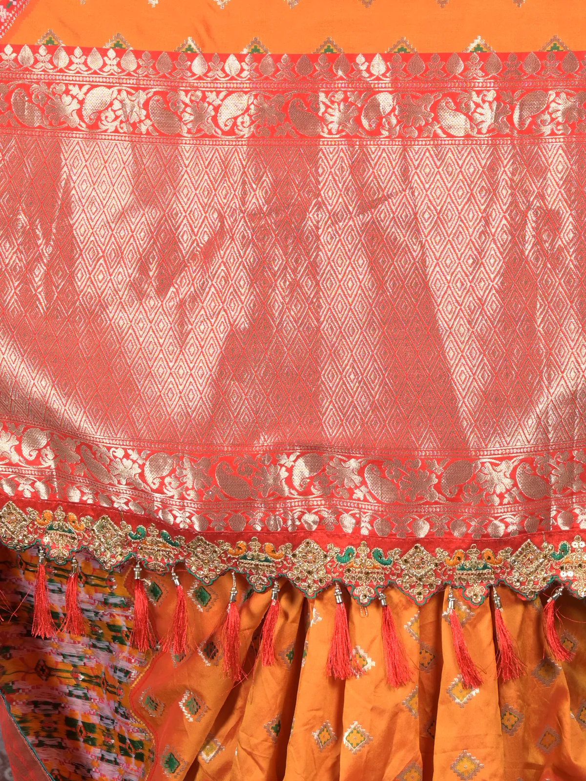 Odette Yellow Silk Blend Woven Saree With Unstitched Blouse For Women - Image 6