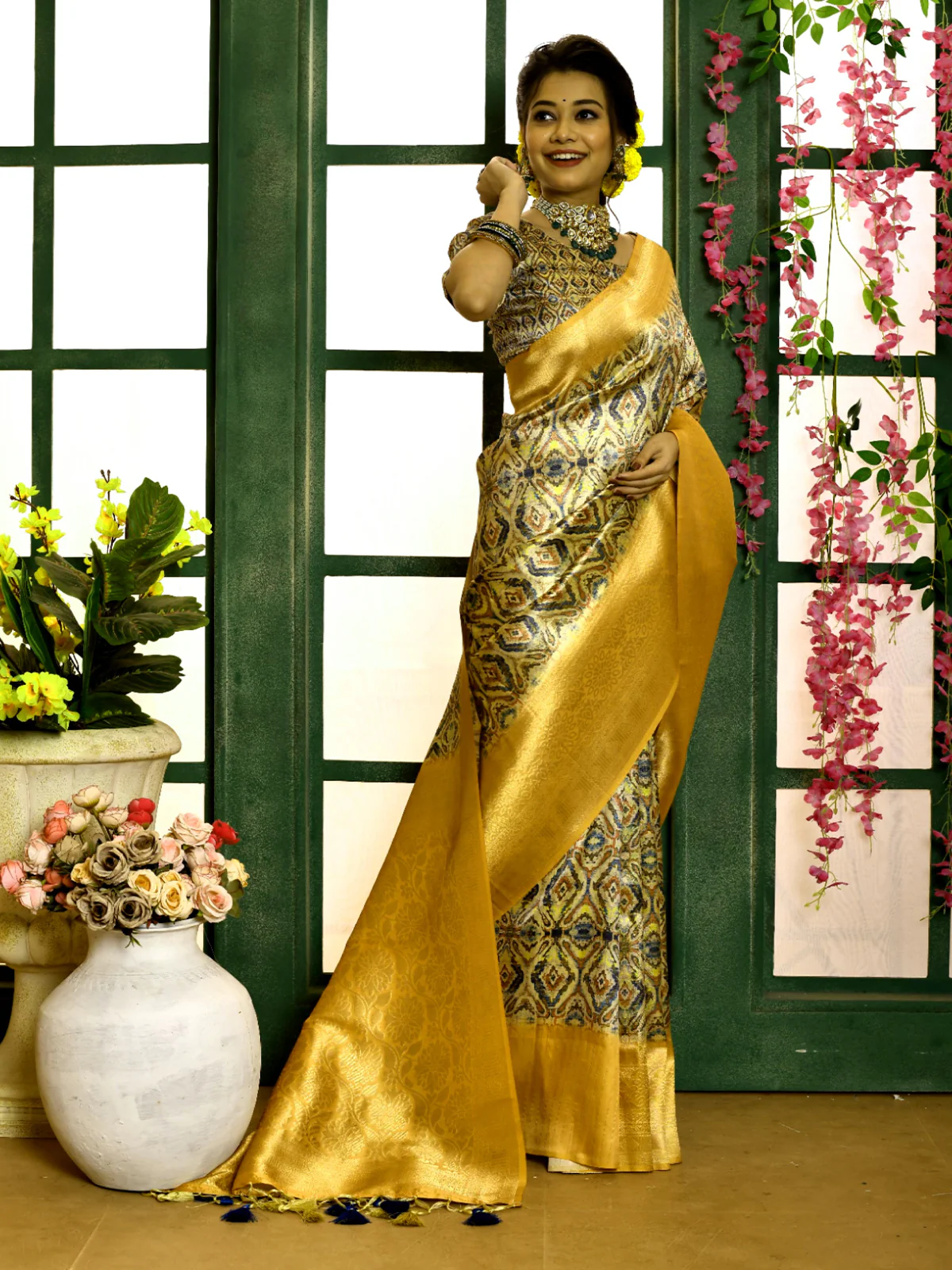 Odette Yellow Soft Silk Woven Saree With Unstitched Blouse For Women - Image 2