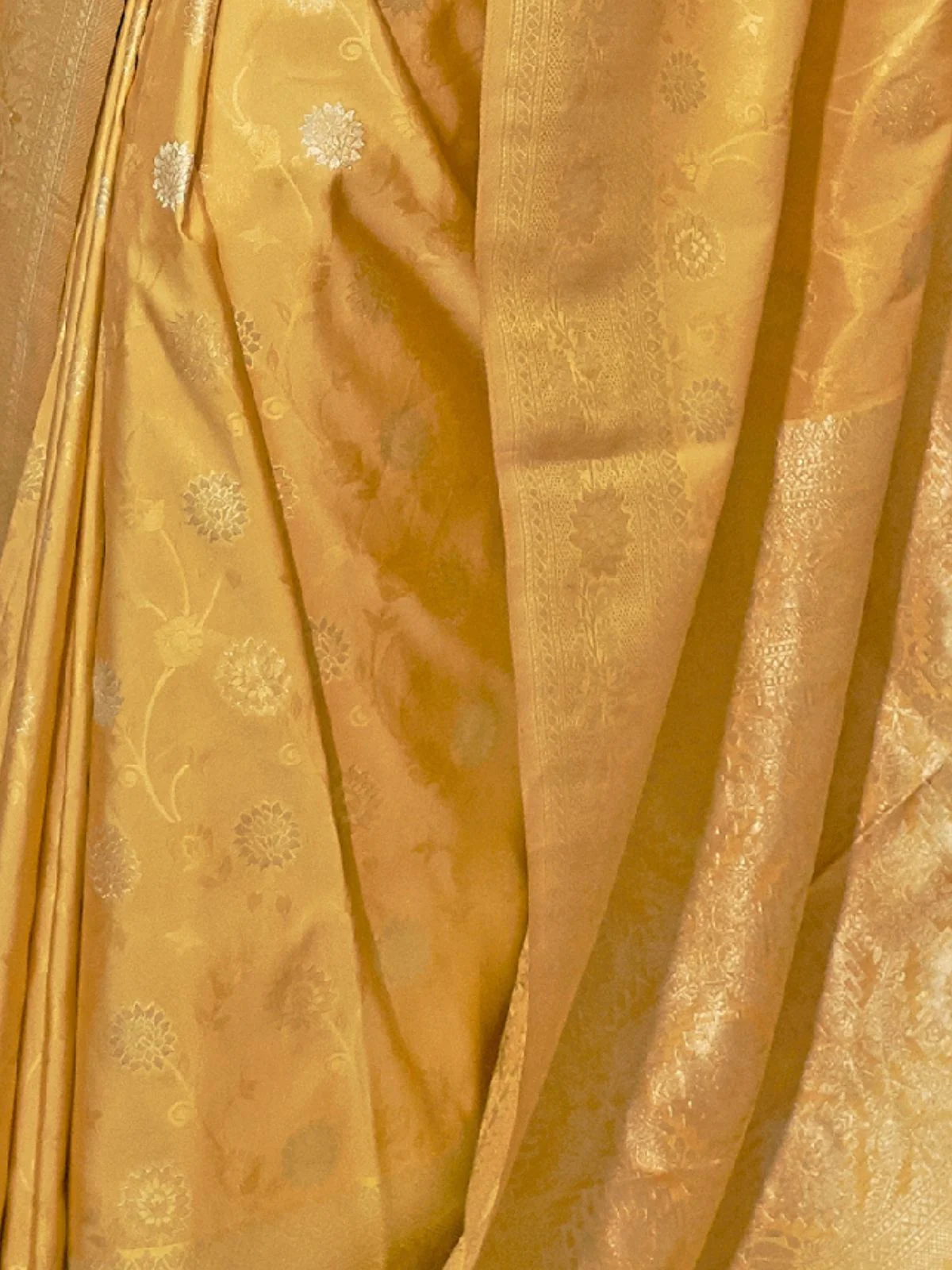 Odette Yellow Woven Design Silk Blend Saree With Unstitched Blouse For Women - Image 3