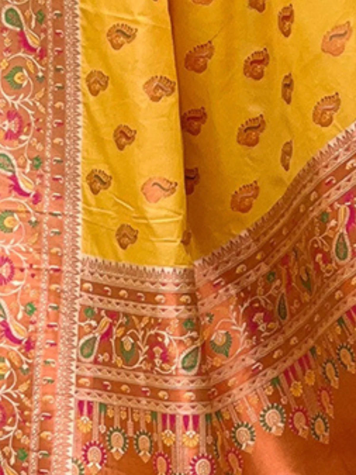 Odette Yellow Woven Design Silk Blend Saree With Unstitched Blouse For Women - Image 4