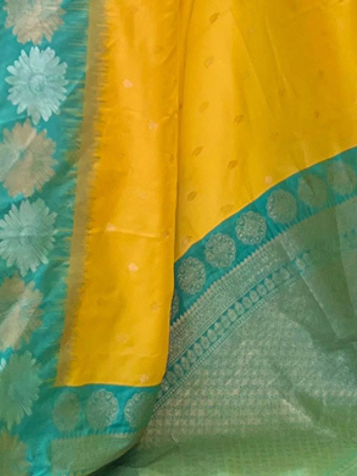 Odette Yellow Woven Design Soft Silk Saree With Unstitched Blouse For Women - Image 4