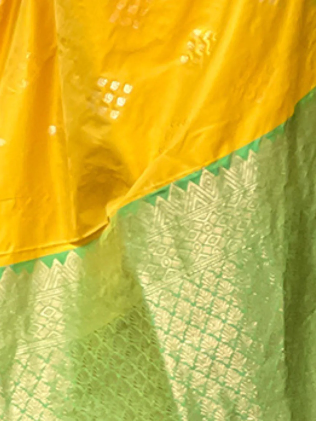 Odette Yellow Woven Design Soft Silk Saree With Unstitched Blouse For Women - Image 5