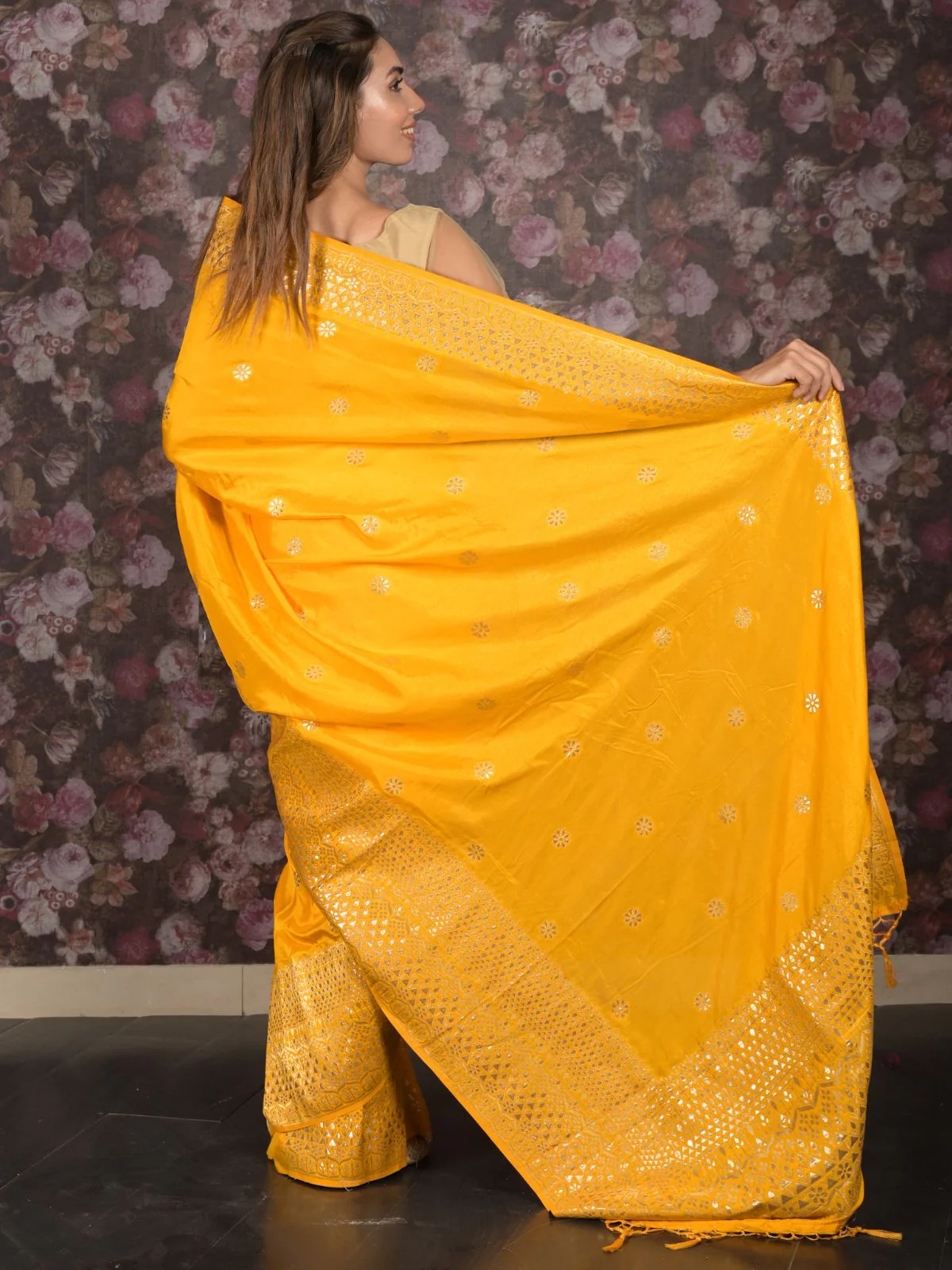 Odette Yellow Woven Silk Blend Saree with Unstitched Blouse for Women - Image 4