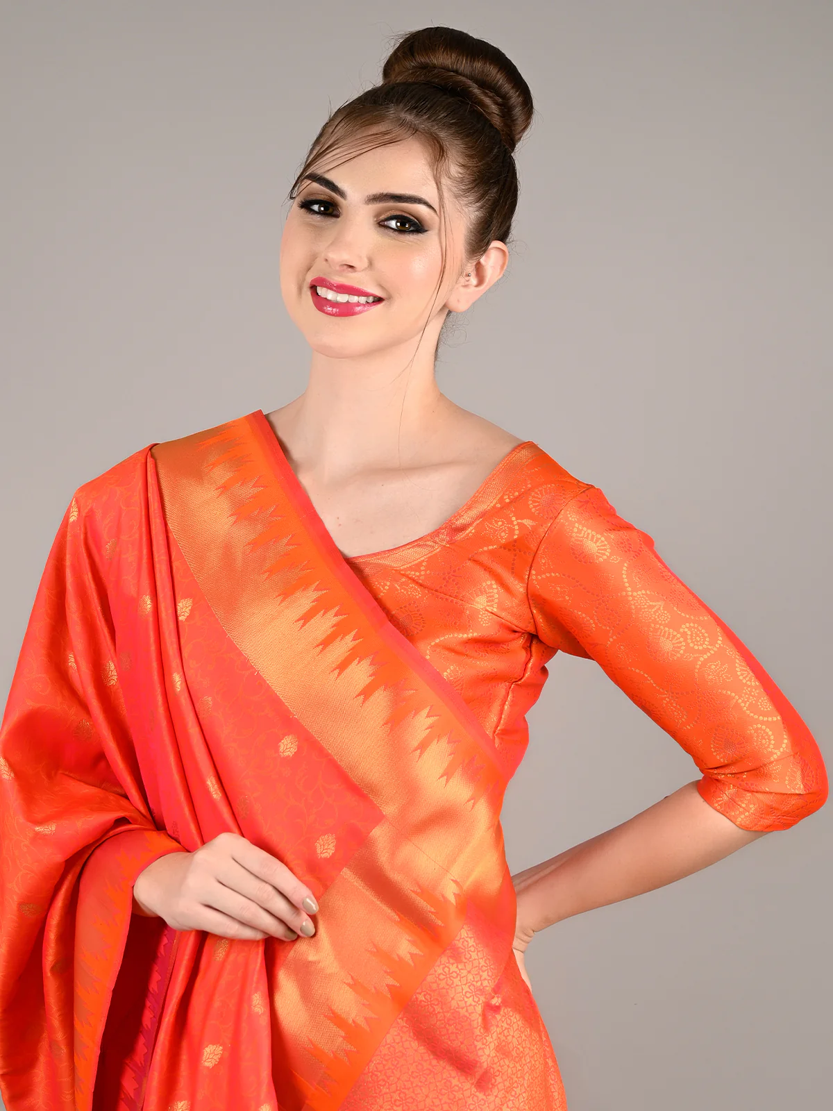 Odette Women Orange Silk Woven Saree With Unstitched Blouse - Image 3