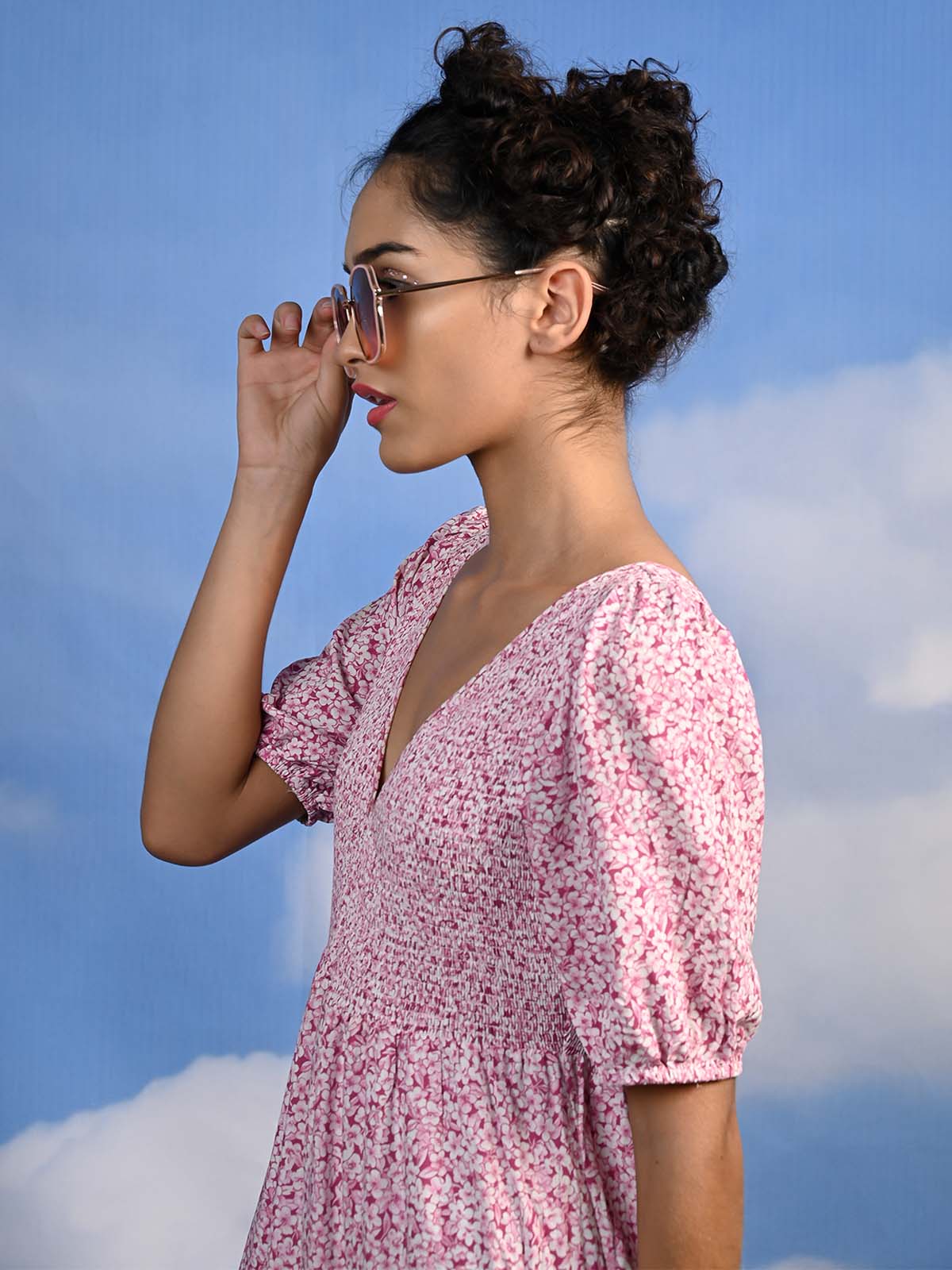 Odette Women Gorgeous Pink-Tinted Oversized Sunglasses - Image 2