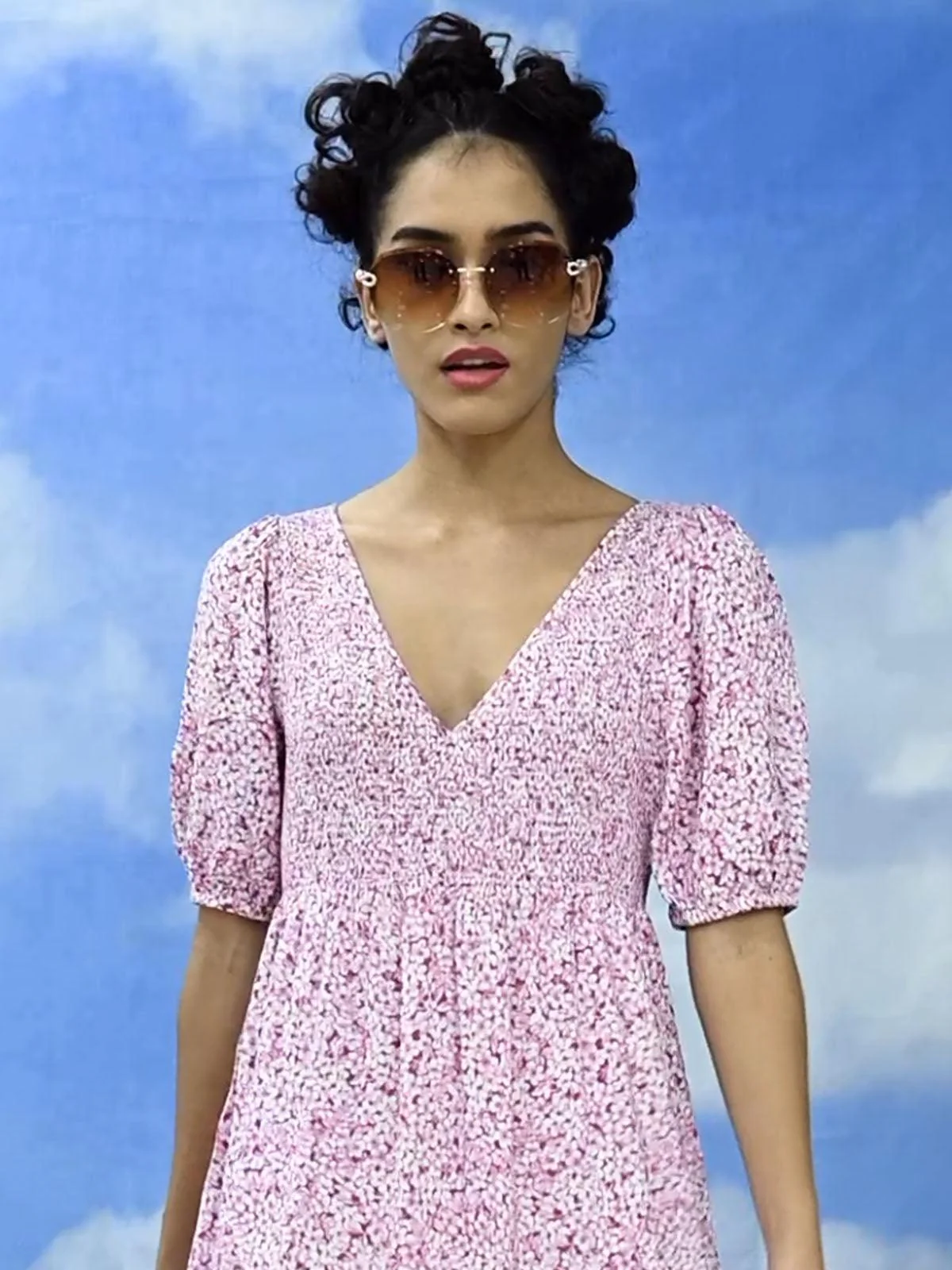 Odette Peach Tinted Chill Sunglasses For Women - Image 2