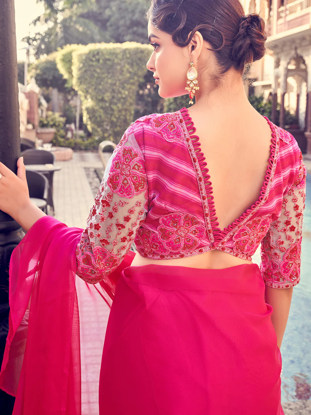 Odette Women Pink Organza Solid Saree With Blouse Piece - Image 5