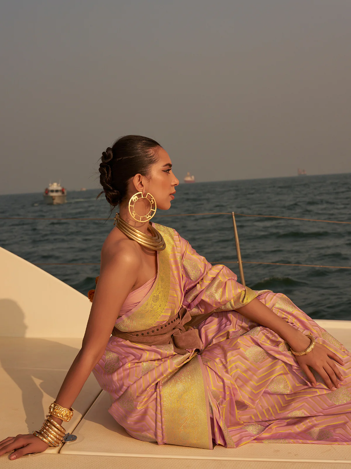 Odette Women Pink Silk Blend Woven Saree With Unstitched Blouse - Image 2