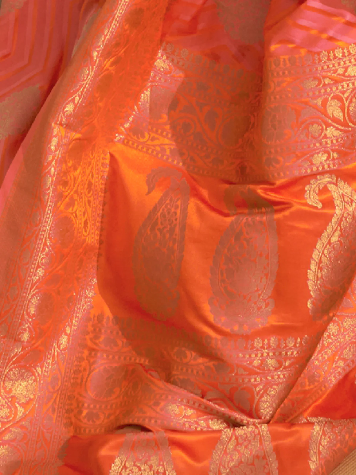 Odette Women Pink Silk Blend Woven Saree With Unstitched Blouse - Image 3