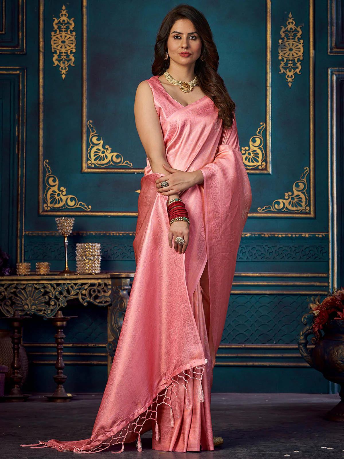 Odette Women Pink Silk Blend Woven Saree With Unstitched Blouse - Image 2