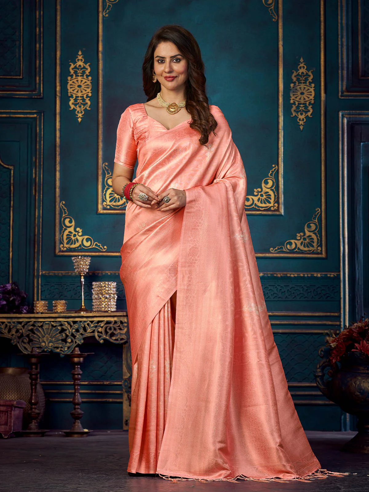 Odette Women Pink Silk Blend Woven Saree With Unstitched Blouse - Image 2