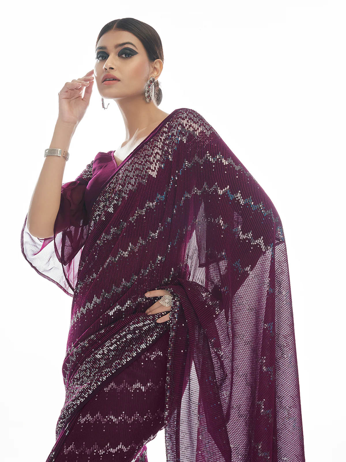 Odette Women Purple Georgette Saree With Unstitched Blouse - Image 3