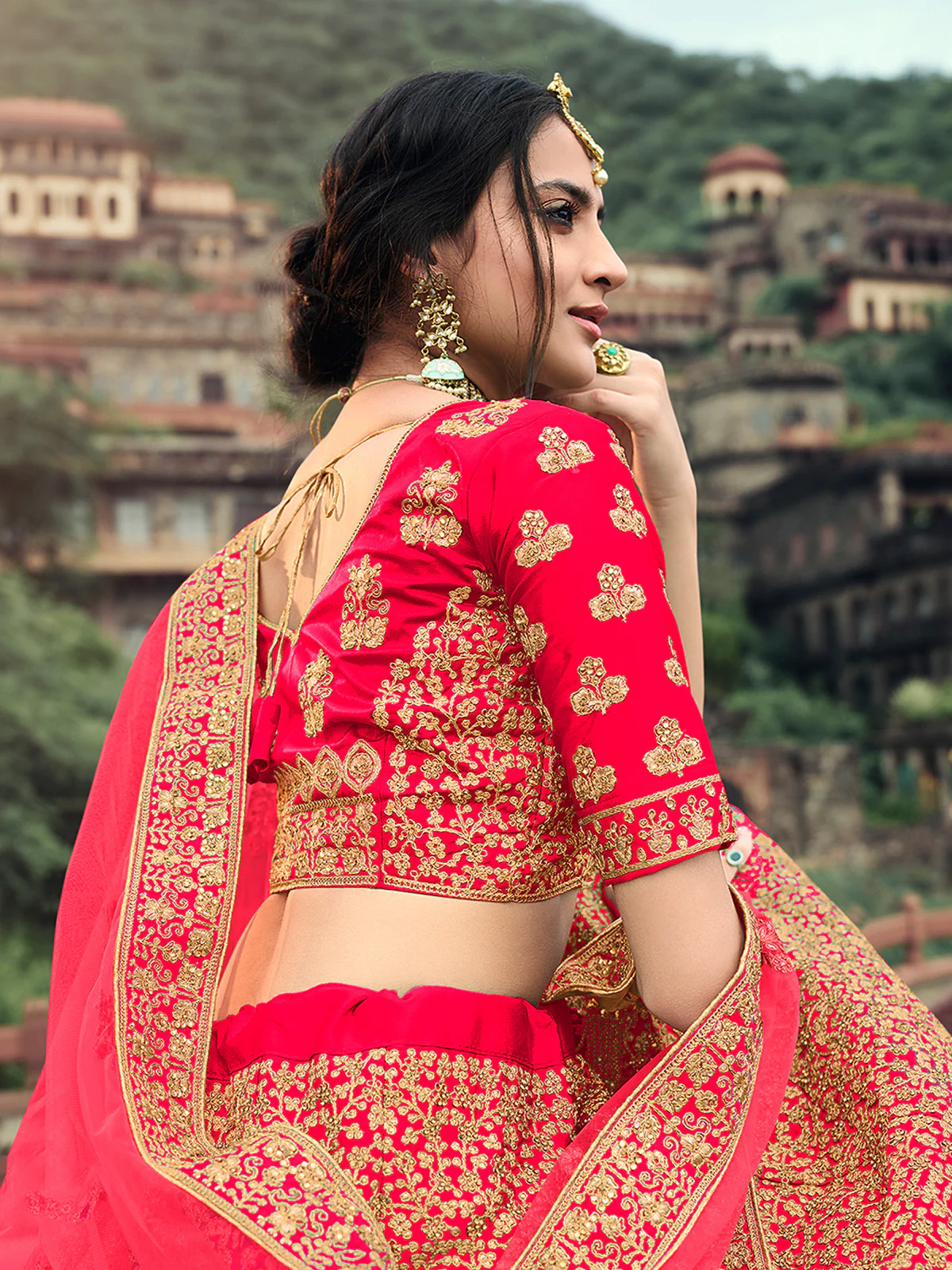 Odette Women Pink Embroidered Semi Stitched Lehenga With Unstitched Blouse - Image 3